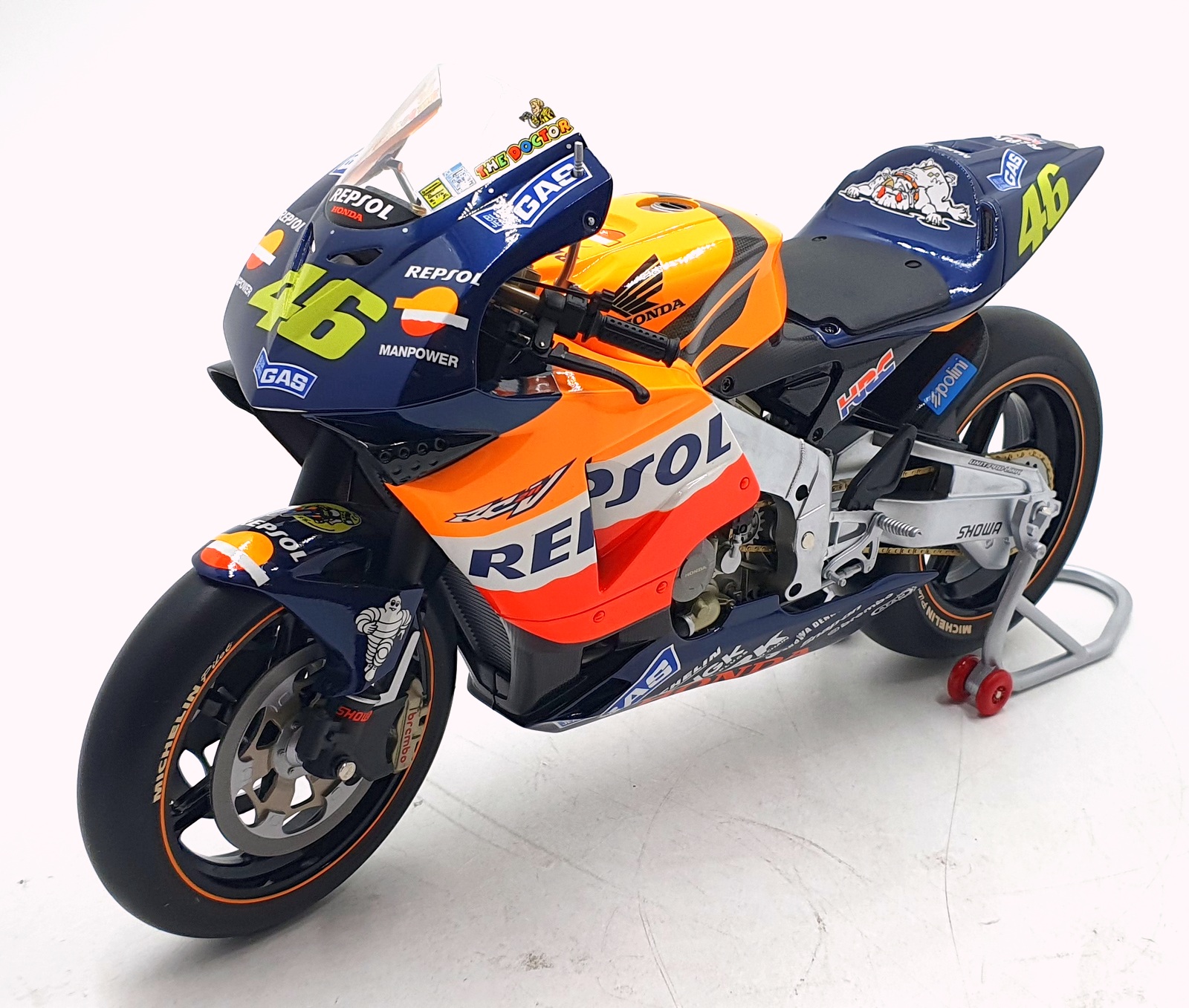 Minichamps 1/6 Scale 062 027146 Honda RC211V Repsol V.Rossi #46