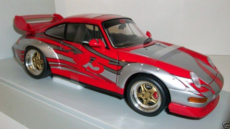 UT MODELS 1/18 - 39631 PORSCHE 911 GT2 STREET WITH RACE