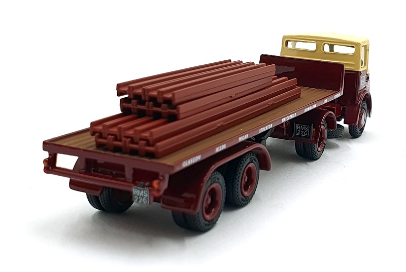 EFE 1/76 Scale 19304 - Atkinson Artic Flatbed J & A Smith