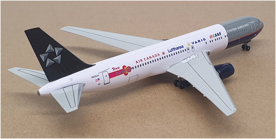 Dragon Wings 1/400 Scale 55436 - Boeing 767-322 Aircraft United N653UA