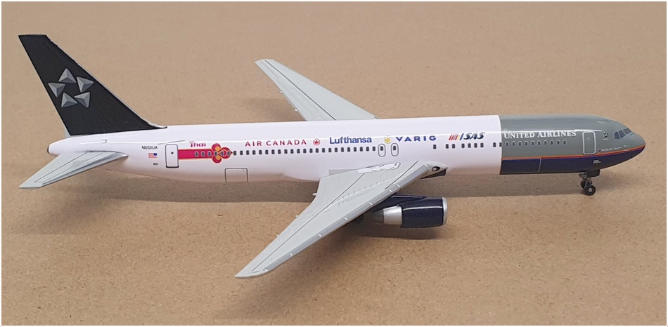 Dragon Wings 1/400 Scale 55436 - Boeing 767-322 Aircraft United N653UA