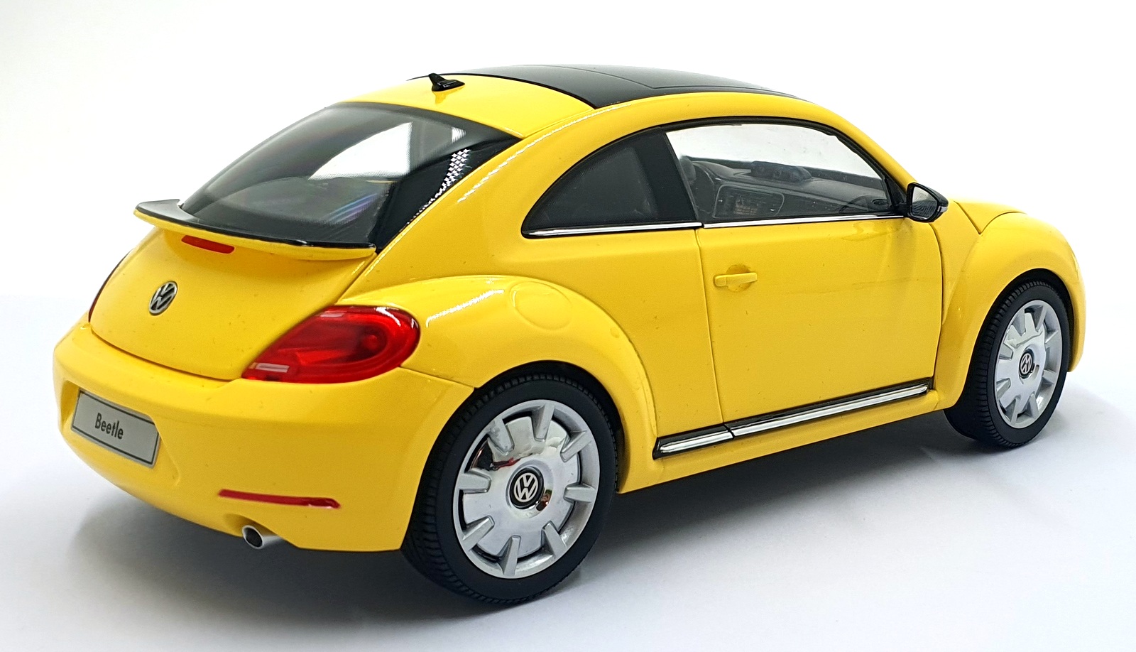 Kyosho 1/18 Scale Diecast 08811SY - Volkswagen The Beetle Coupe
