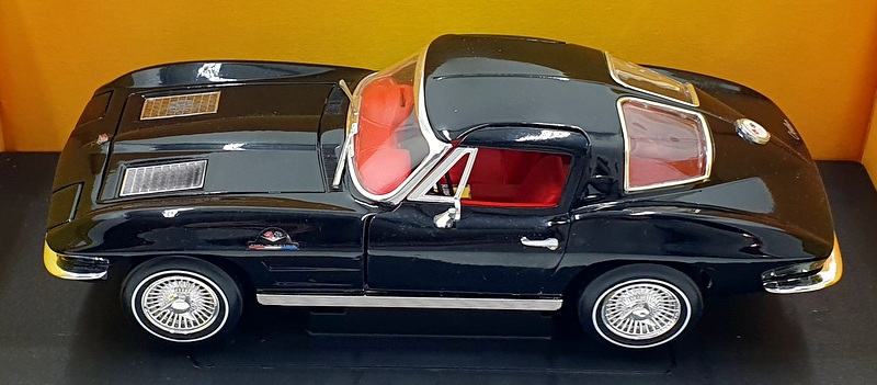 ERTL 1/18 Scale Diecast 36833 - 1963 Chevrolet Corvette Sting Ray - Black