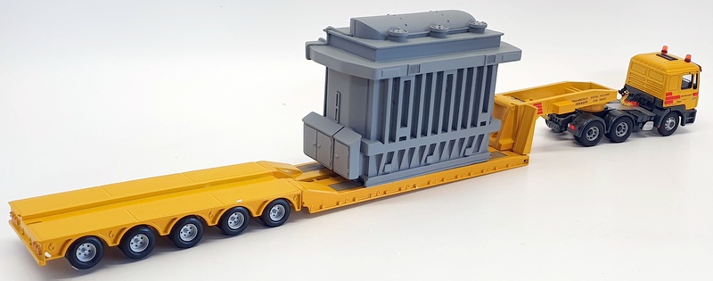 Corgi 1/50 Scale Model Truck CC12003 - MAN 6 x 4 Loader With Generator