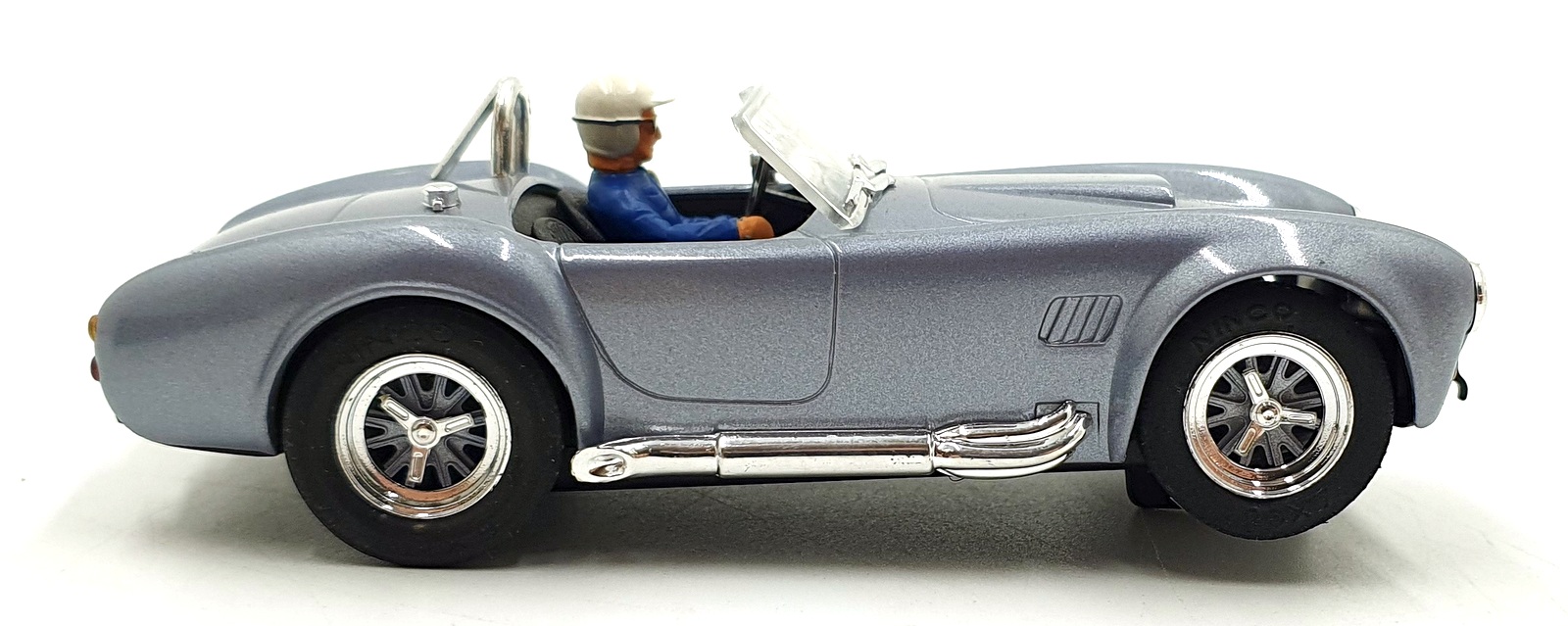 Ninco 1/32 Scale Slot Car 50195 - AC Cobra - Grey Ninco 1/32 Scale Slot Car 50195 - AC Cobra - Grey