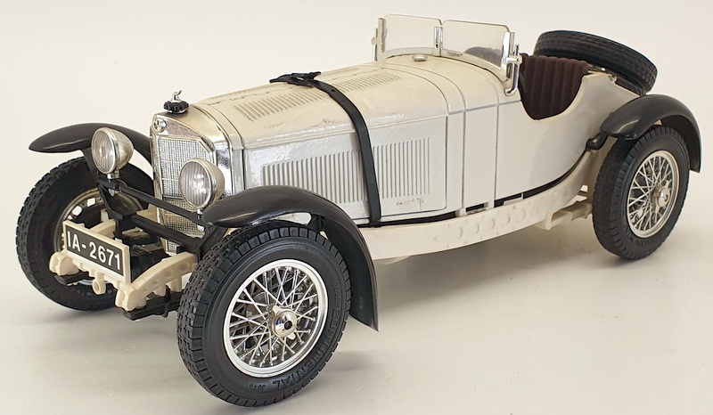  Burago  1 18 Scale Model Car 3009 1928 Mercedes  Benz SSK 