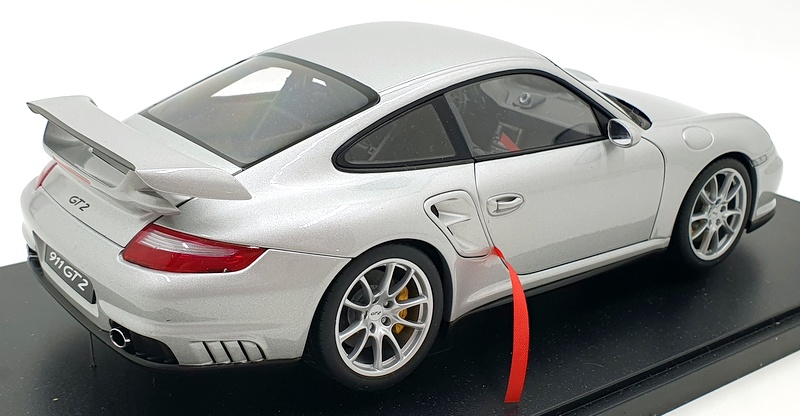 Autoart 1/18 Scale Diecast 77898 - Porsche 911 997 GT2 - Silver