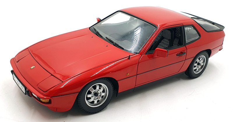 予約販売 100 Diecast Scale 1/18 Minichamps 062120 1985 924 Porsche - ミニカー