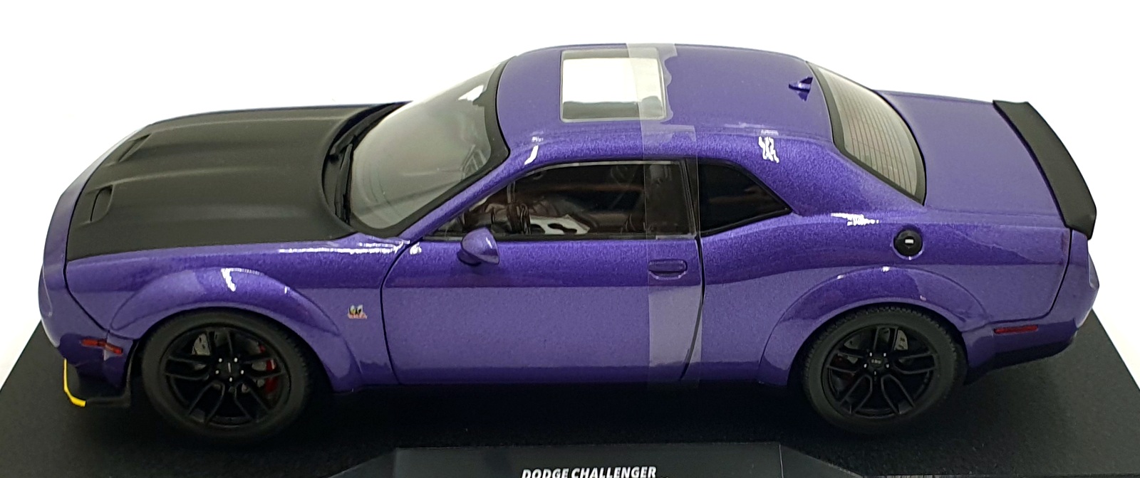 Solido 1/18 Scale S1805714 2023 Dodge Challenger SRT Hellcat Wideboy Plum Crazy Solido 1/18 Scale S1805714 2023 Dodge Challenger SRT Hellcat Wideboy Plum Crazy