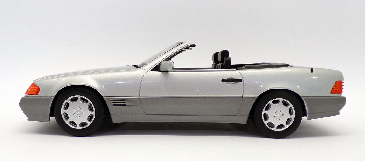 KK Scale 1/18 Scale KKDC180372 -  1993 Mercedes Benz SL Class 500SL + Hard Top