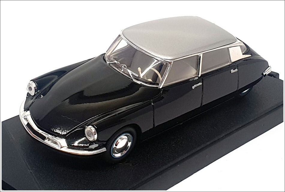 Vitesse 1/43 Scale 691 - 1957-58 Citroen DS19 Red - Black/Silver