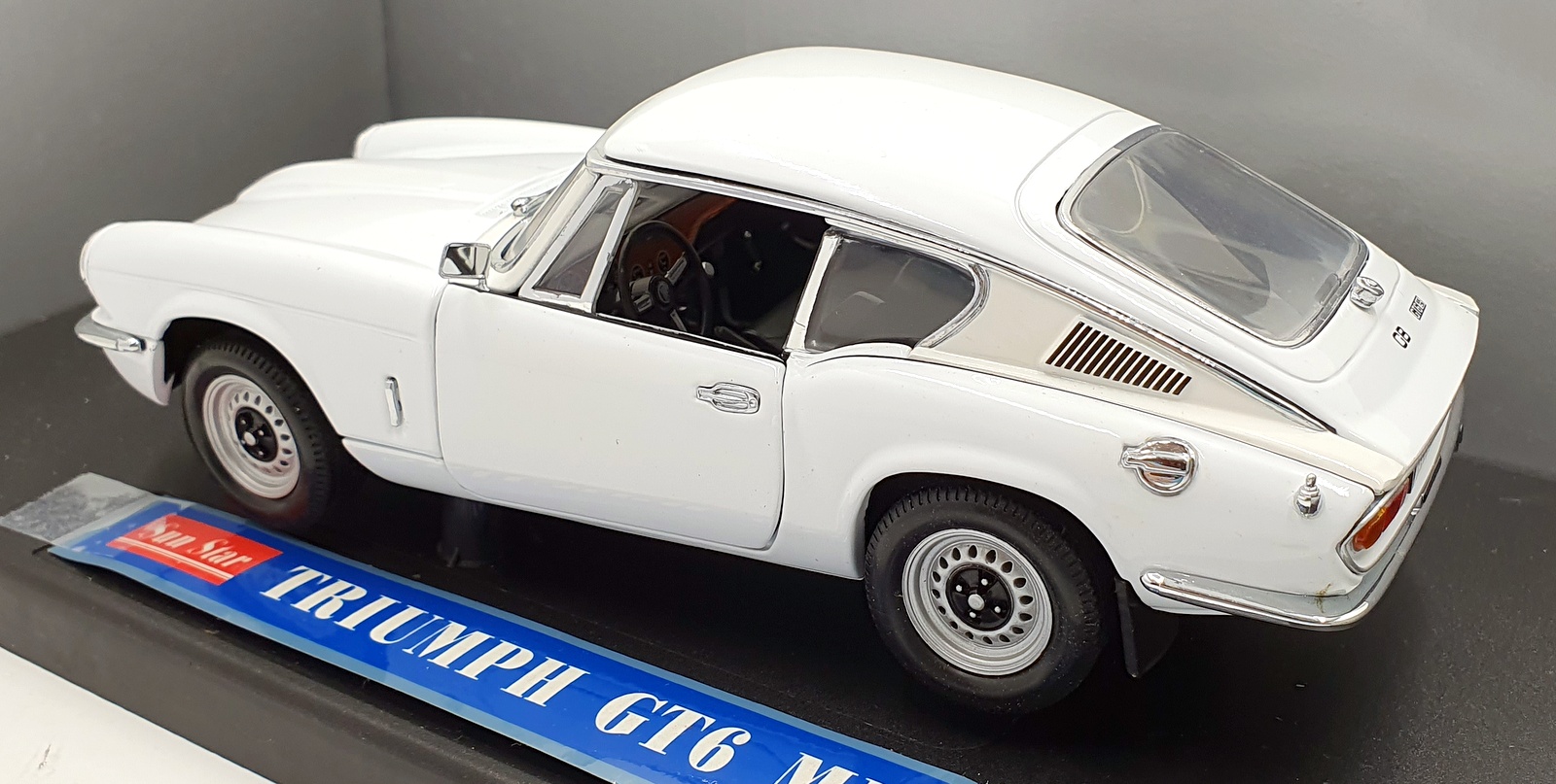 Sun Star 1/18 Scale Diecast 1057 Triumph GT6 MK3 - White | eBay