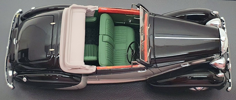 Matrix 1/43 Scale 40402031 - 1938 Daimier D818 DHC Carlton - Black