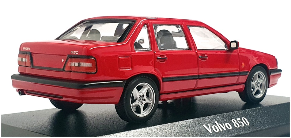 Maxichamps 1/43 Scale Diecast 940 171460 - 1994 Volvo 850 - Red