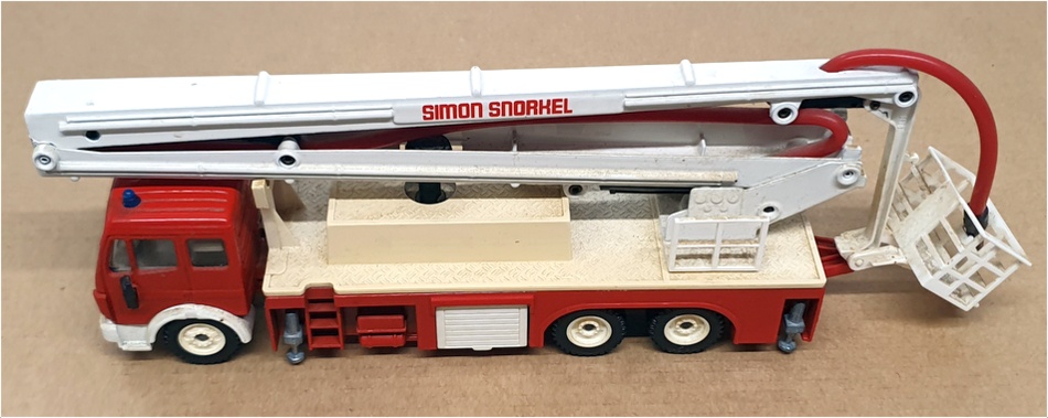Siku 1/55 Scale 3720 - Mercedes Benz Snorkel Fire Engine Simon Snorkel Red/White