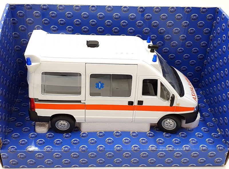 Norev 1/24 Scale Diecast 771075 - Fiat Ducato Ambulance - White