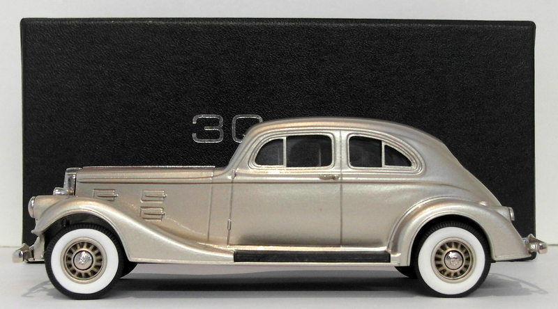 1935 Pierce-Arrow 845 V-12 Silver Arrow Coupe 2 - a photo on