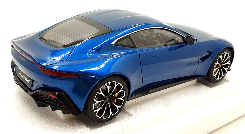 Autoart 1/18 Scale Diecast 70278 - Aston Martin Vantage 2019 - Zaffre Blue