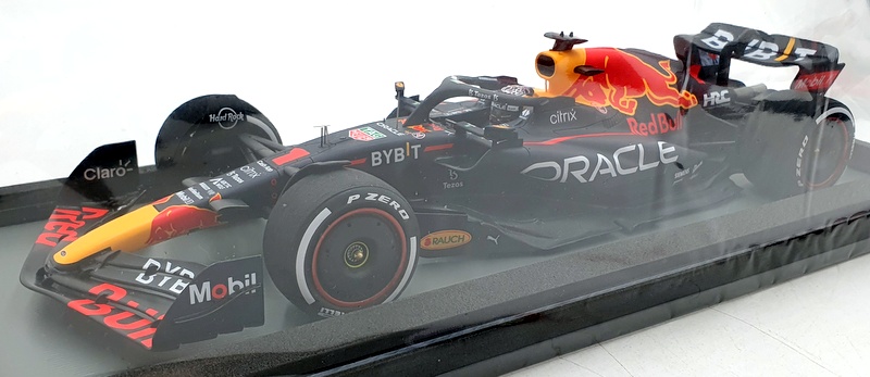 Spark 1/18 Scale Resin 18S764 - Red Bull Racing RB18 F1 2022 #1 Verstappen Miami