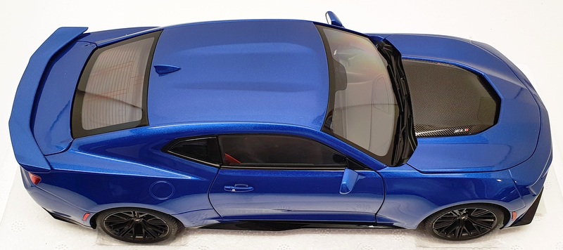 Autoart 1/18 Scale Model 71209 - Chevrolet Camaro ZL1 - Hyper Blue