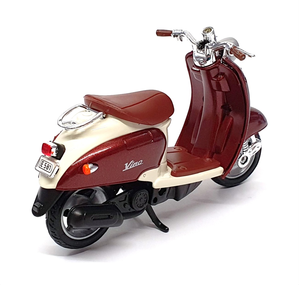 Altaya 1/18 Scale 20522 - Yamaha Vino YJ50R Motorbike - Deep Red
