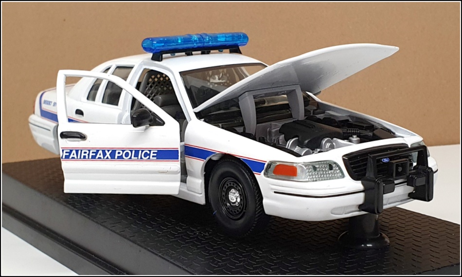 Classic Metal Works 1/24 Scale 23822G - Ford Crown Victoria Police - Fairfax