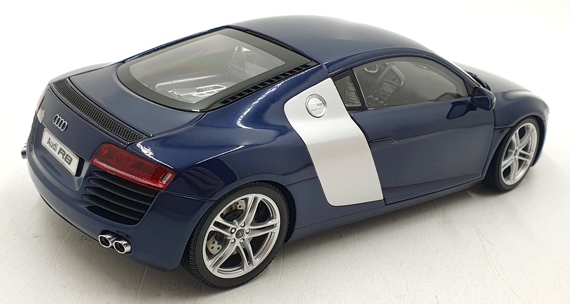 Kyosho 1/18 Scale Diecast 09213BL - Audi R8 - Blue