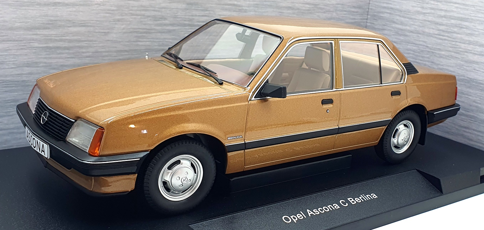 Model Car Group 1/18 Scale MCG18459 - Opel Ascona C Berlina - Met