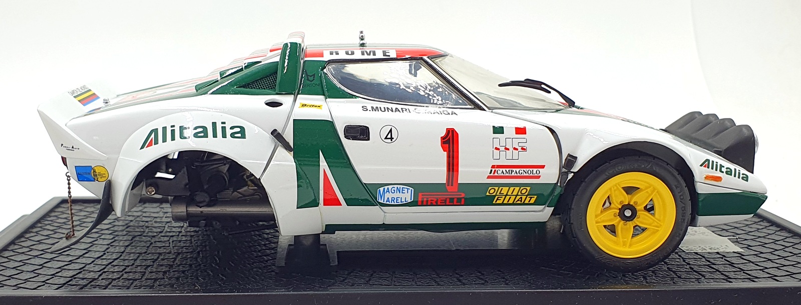 Kyosho 1/18 Scale 08132A - Lancia Stratos HF Rally 1977 Monte