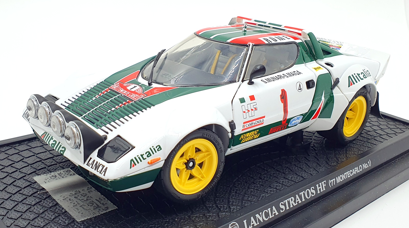 Kyosho 1/18 Scale 08132A - Lancia Stratos HF Rally 1977 Monte