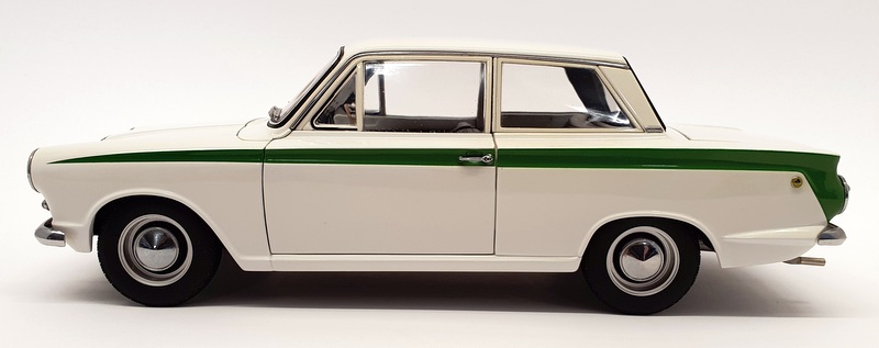 Autoart 1/18 Scale Diecast 75331 - Lotus Cortina Mk1 - White