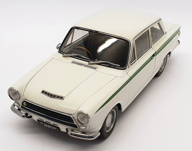 Autoart 1/18 Scale Diecast 75331 - Lotus Cortina Mk1 - White
