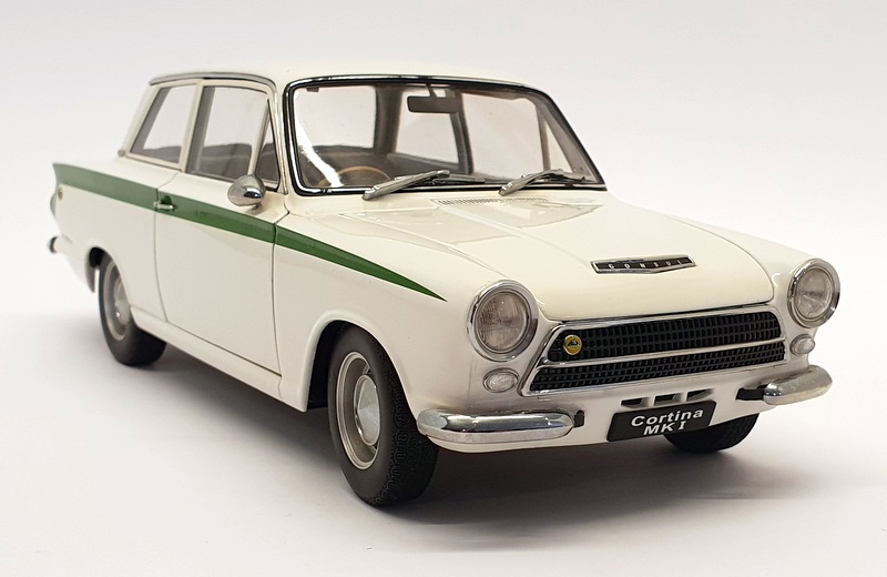 Autoart 1/18 Scale Diecast 75331 - Lotus Cortina Mk1 - White