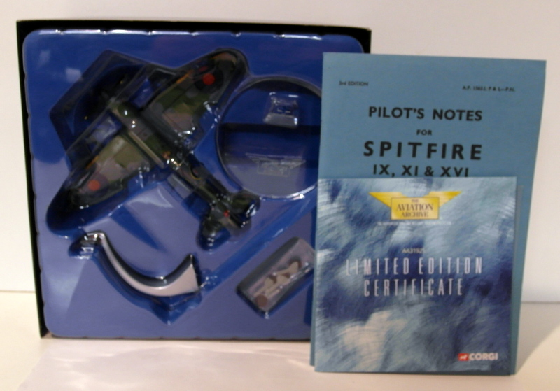 Corgi 1/72 Scale diecast AA31925 Supermarine Spitfire LFIXE Dick Audet 411 1944 Corgi 1/72 Scale diecast AA31925 Supermarine Spitfire LFIXE Dick Audet 411 1944