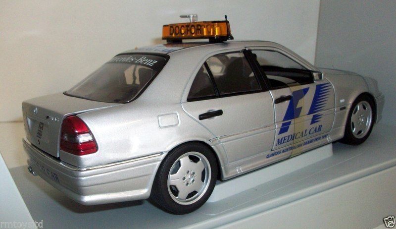 UT MODELS 1/18 - 26106 MERCEDES BENZ C CLASS AMG MEDICAL CAR