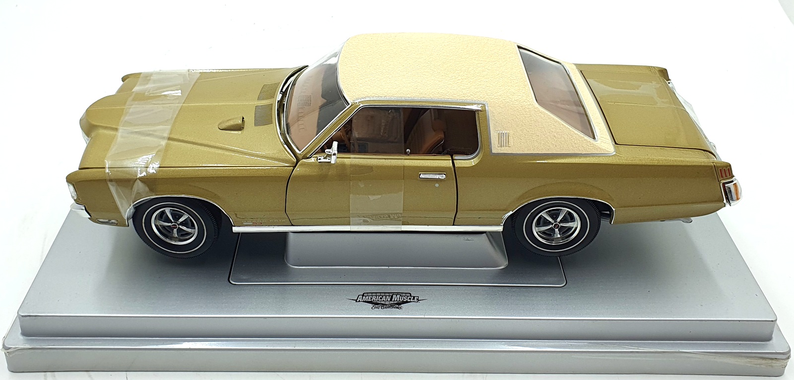 Ertl 1/18 Scale Diecast 33684 - 1969 Pontiac Grand Prix SJ 428