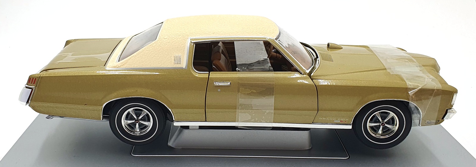 Ertl 1/18 Scale Diecast 33684 - 1969 Pontiac Grand Prix SJ 428