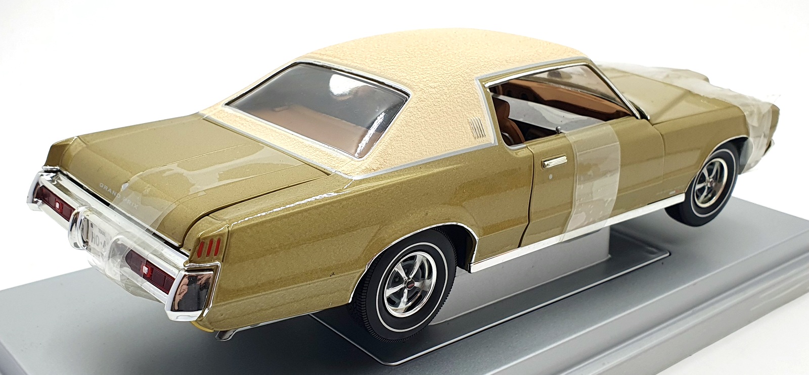 ぱ*ぱ様 1/18 ACTION Pontiac Grand Prix Nasc Ertl 1/18 Scale Diecast 33684 - 1969 Pontiac Grand Prix SJ 428
