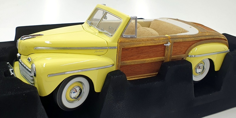 Road Signature 1/18 Scale Diecast 20048 - 1946 Ford Sportsman - Yellow
