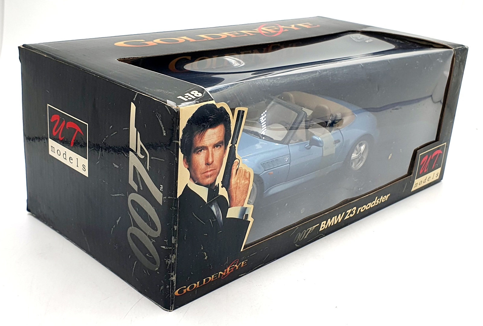 UT Models 1/18 Scale 20400 - BMW Z3 Roadster James Bond 007 Goldeneye UT Models 1/18 Scale 20400 - BMW Z3 Roadster James Bond 007 Goldeneye
