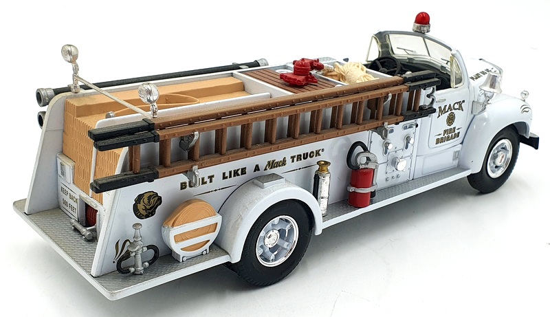 First Gear 1/34 Scale 19-2338 - 1960 Mack B-Model Fire Brigade