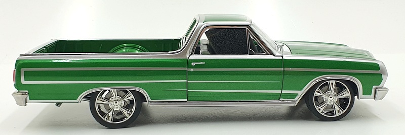 Acme 1/18 Scale Diecast A1805415 - 1965 Chevrolet El Camino Pick-Up - Met Green