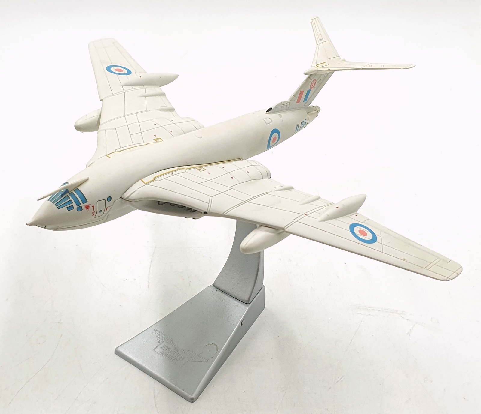 Corgi 1/144 Scale 48702 - HP Victor MK2 RAF All White Anti Flash Finish Corgi 1/144 Scale 48702 - HP Victor MK2 RAF All White Anti Flash Finish