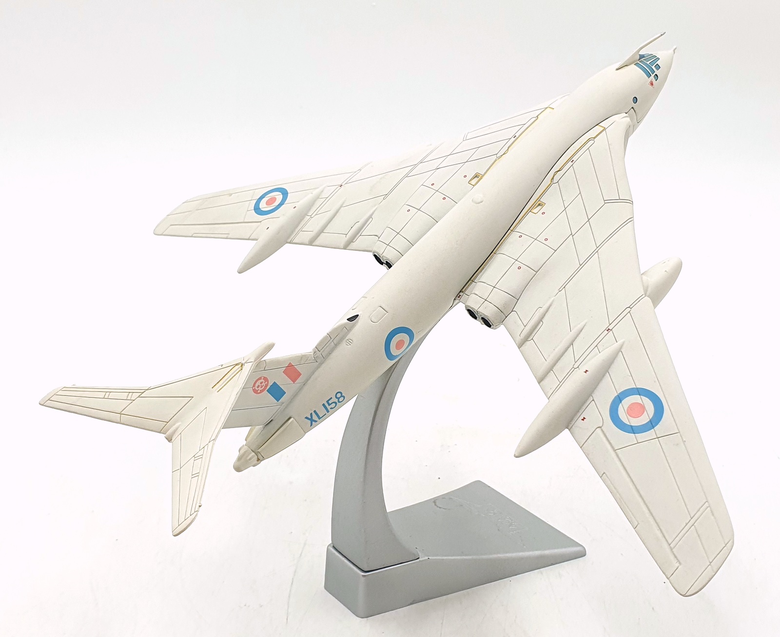 Corgi 1/144 Scale 48702 - HP Victor MK2 RAF All White Anti Flash Finish Corgi 1/144 Scale 48702 - HP Victor MK2 RAF All White Anti Flash Finish