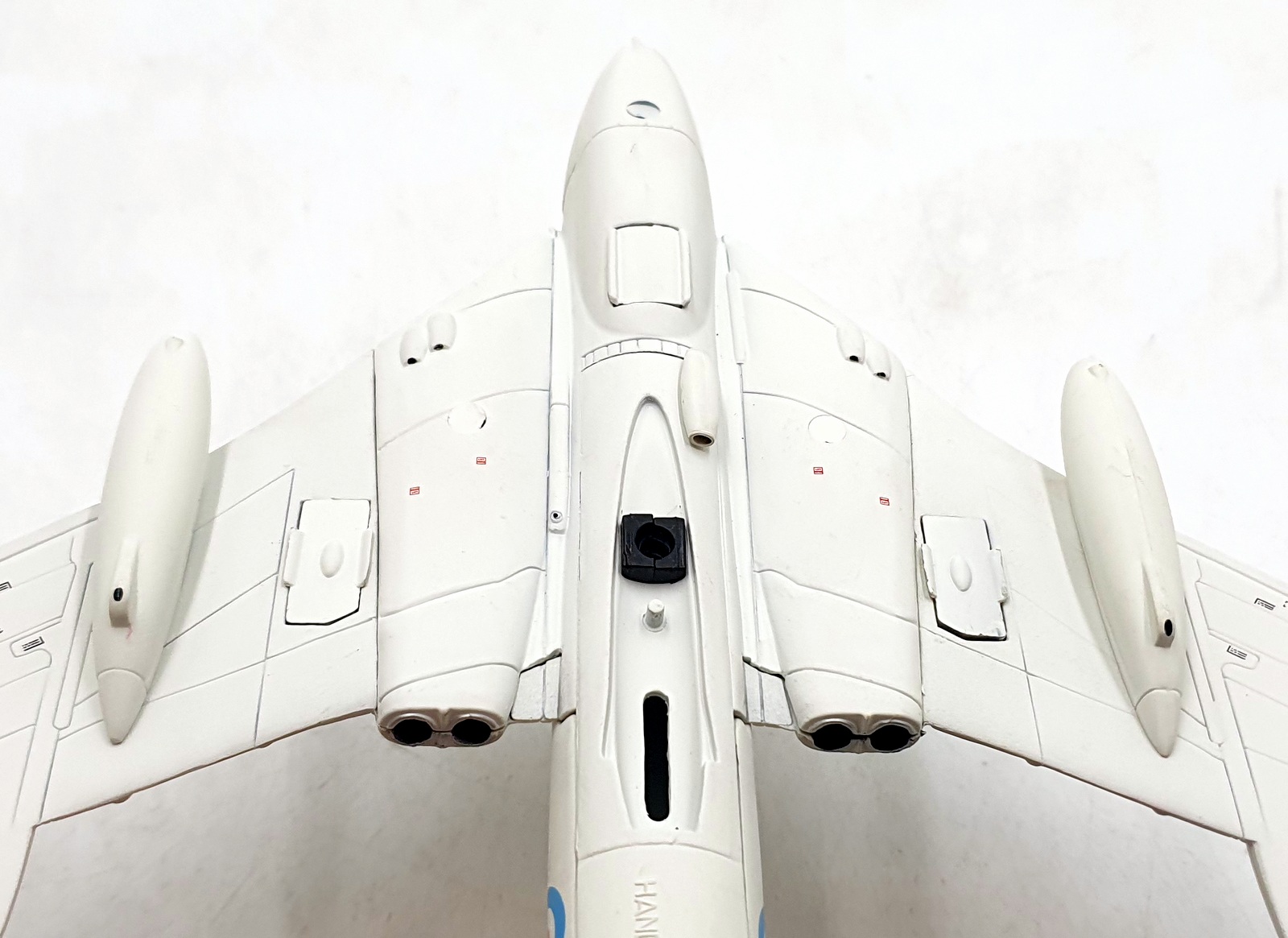 Corgi 1/144 Scale 48702 - HP Victor MK2 RAF All White Anti Flash Finish Corgi 1/144 Scale 48702 - HP Victor MK2 RAF All White Anti Flash Finish