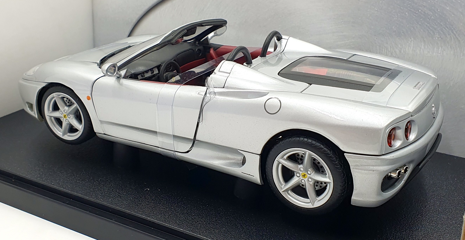 Hot Wheels Diecast 1/18 Scale 54598 - Ferrari 360 Spider - Silver