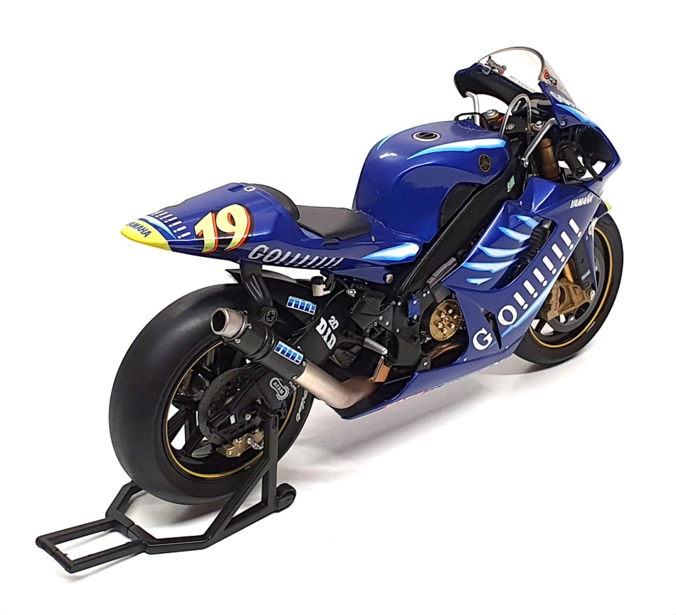 Minichamps 1:12 Model Motorcycle Die Cast Yamaha Quartararo