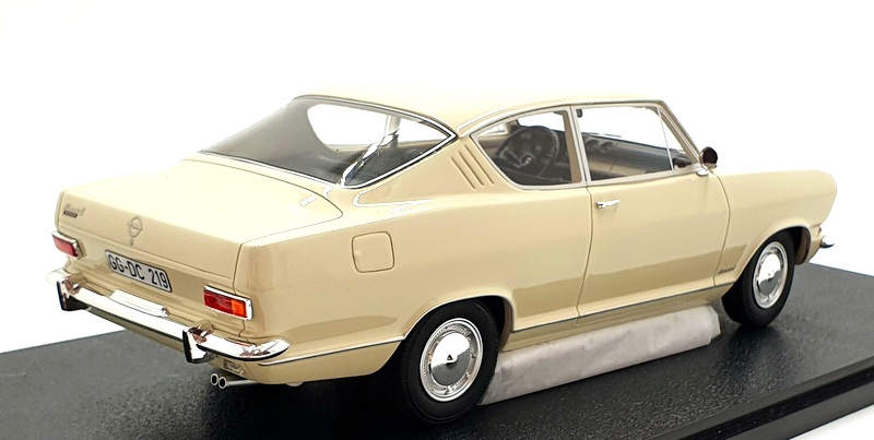 1/18 オペル Opel Kadett B Sport 1973 赤 ミニカー 1/18 オペル Opel Kadett B Sport 1973 赤 ミニカー｜Yahoo