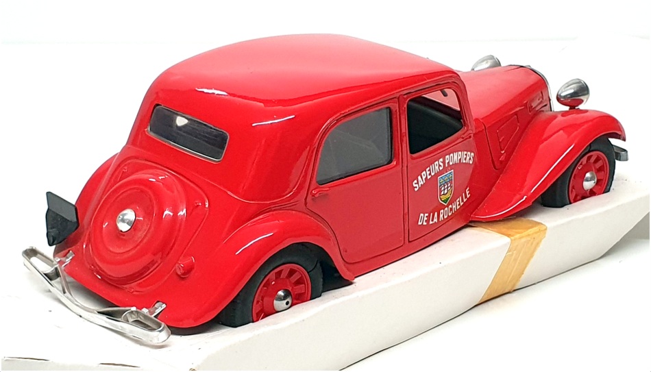 Eligor 1/20 Scale 3004 - Citroen Traction Sapeurs Pompiers Fire Car - Red