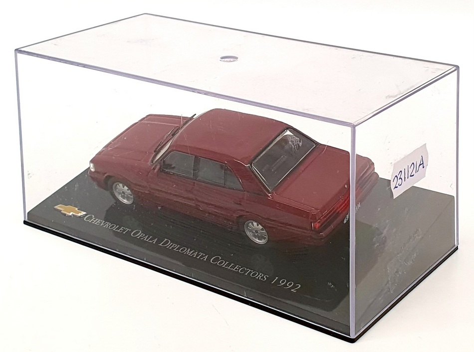 Altaya 1/43 Scale 231121A - 1992 Chevrolet Opala Diplomata Collectors - Red